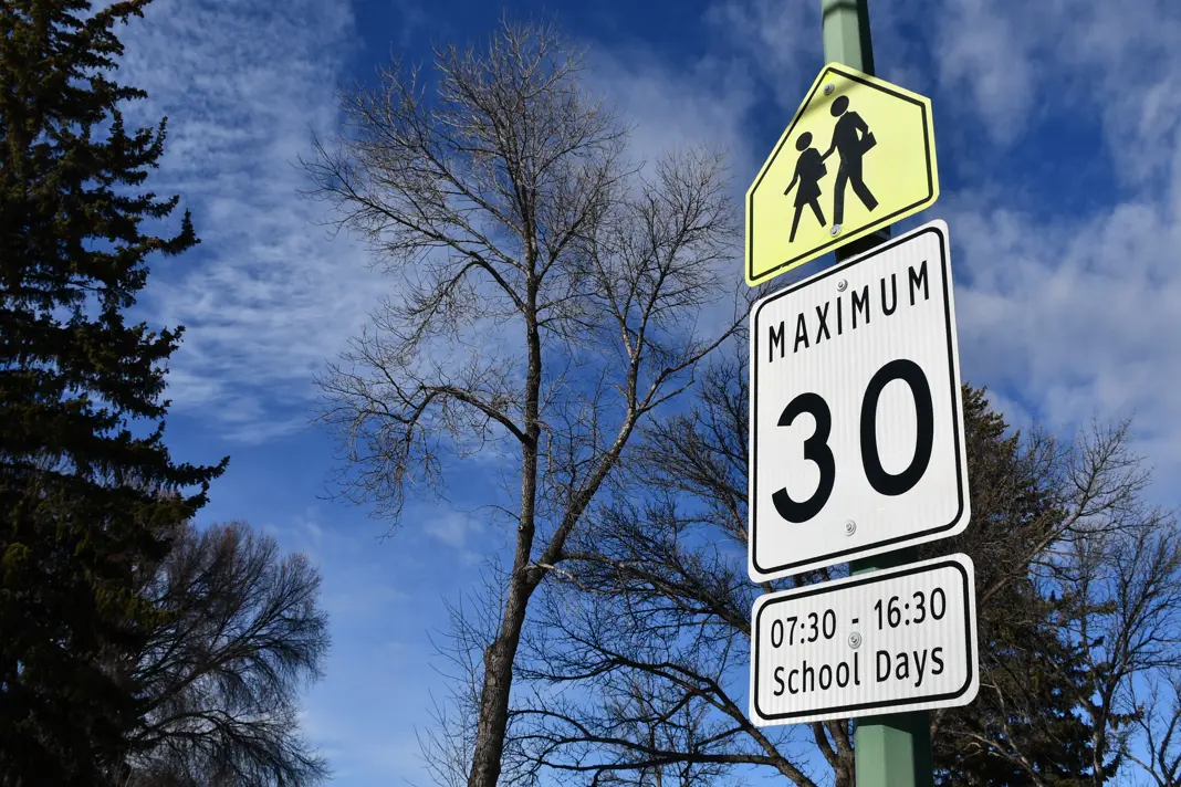 School Zone Sign Harmonized school days 30kms