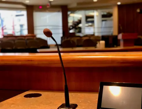 Chamber podium microphone